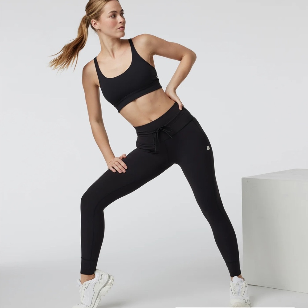Vuori Daily Legging in Black *read description
